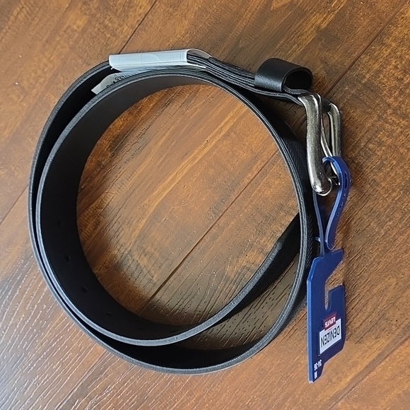 Levi's Black Men's Belt - Picture 2 of 7